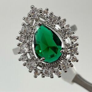 Beautiful Statement Green Emerald Diamond CZ Pear Cut Halo Silver Plated Ring